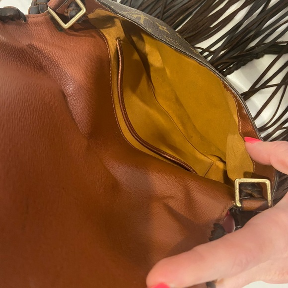 Louis Vuitton Vintage purse with fringe - Picture 5 of 5